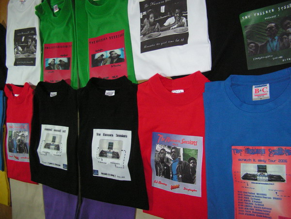 !! SOLDES !!    17  pice    30  les 2